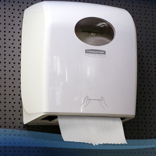 Kimberly-Clark 6667 Handtuchrolle 304 m, 1-lagig, weiß Kimberly-Clark 6667 Handtuchrolle 304 m, 1-lagig, weiß