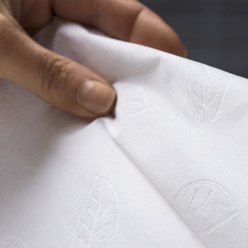 Tork Xpress Multifold Papierhandtücher 2-lag. Tork Xpress Multifold Papierhandtücher 2-lag.